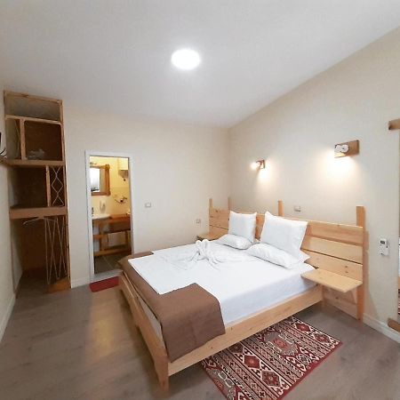 At Pikotiko'S - Korca City Rooms For Rent Korce Exterior foto