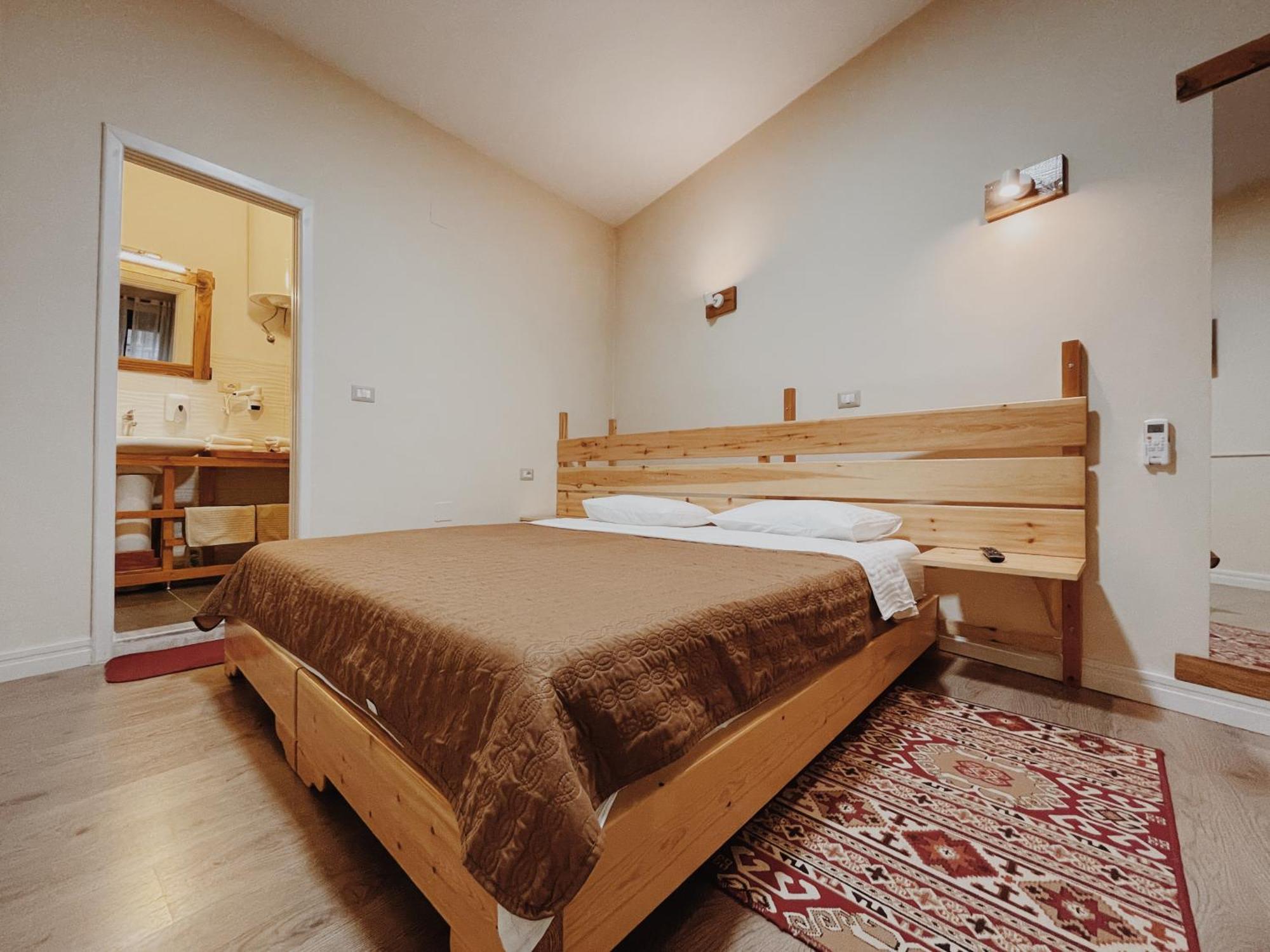 At Pikotiko'S - Korca City Rooms For Rent Korce Exterior foto