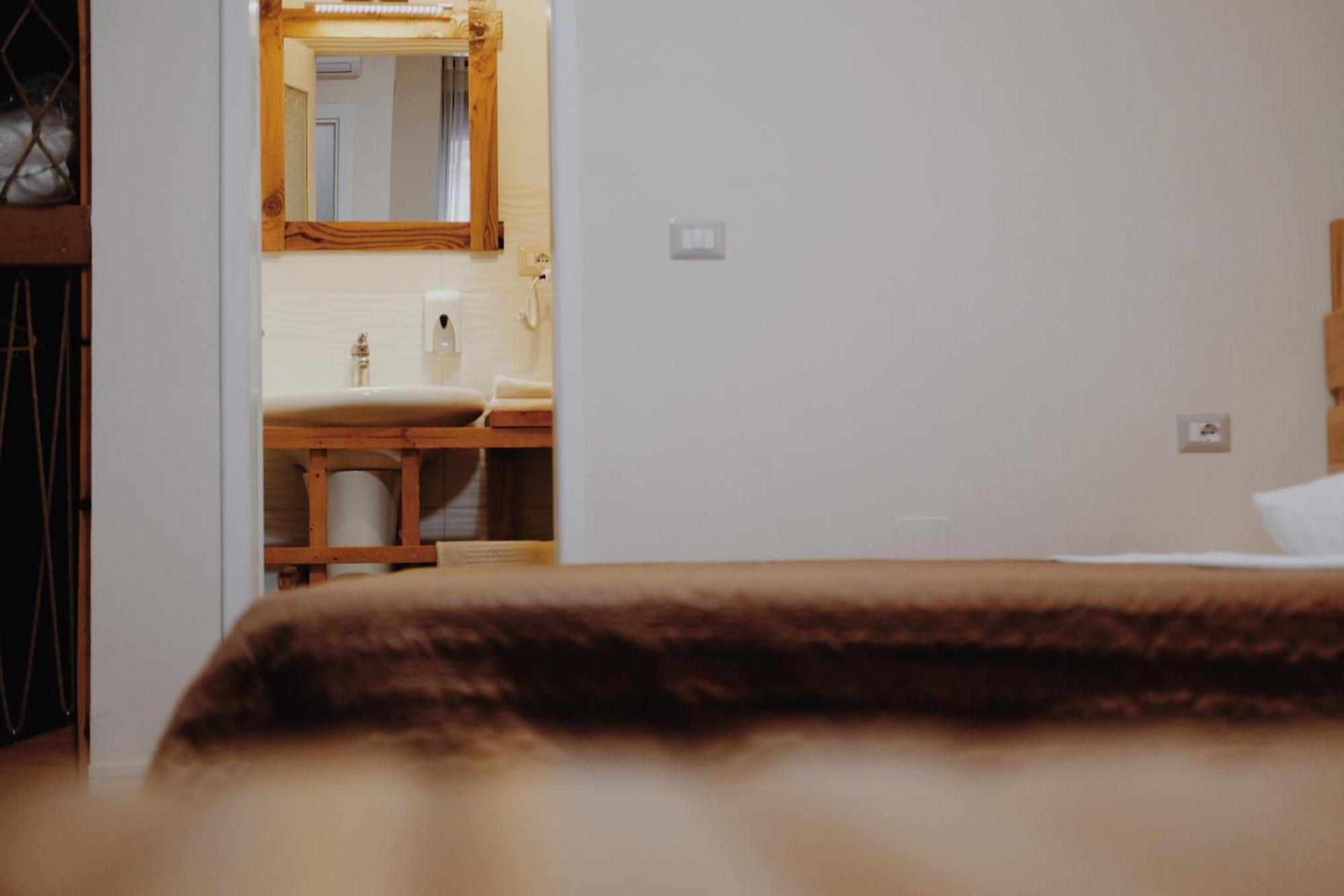 At Pikotiko'S - Korca City Rooms For Rent Korce Exterior foto